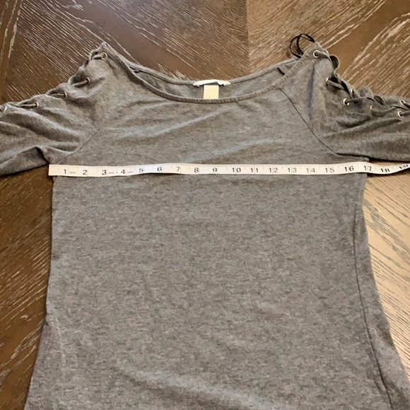 COPY - H&M gray top - Picture 15 of 17